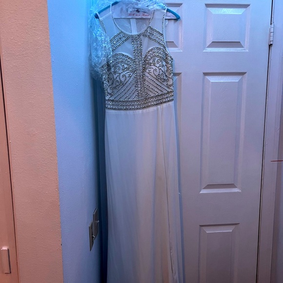 Prom Dress - Picture 1 of 3